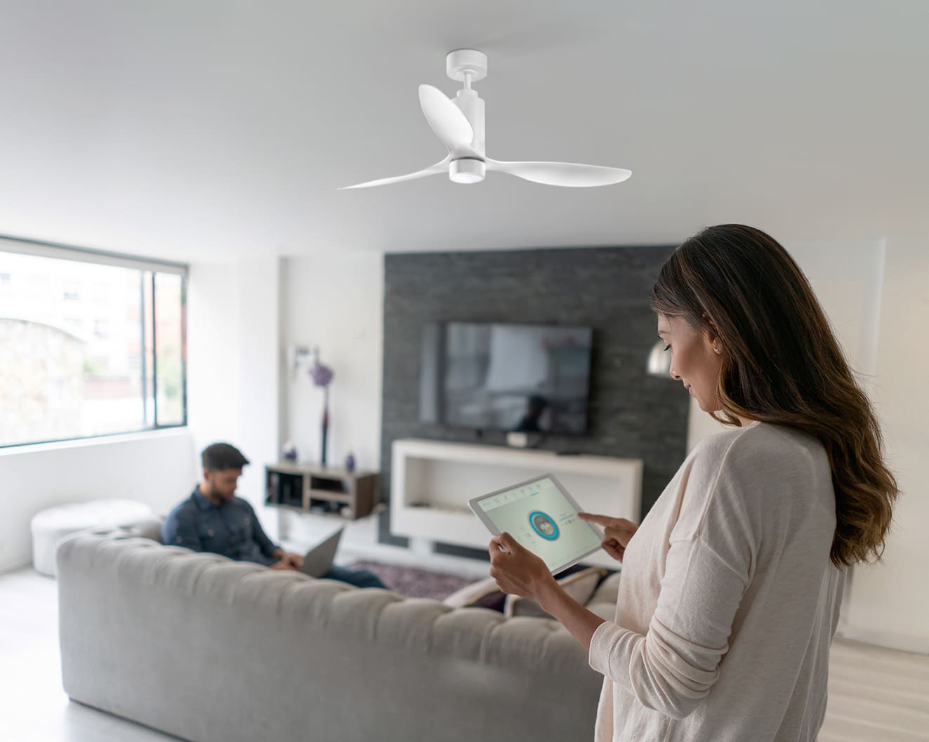 TUBE - VENTILATORE 3 PALE IN ACRILICO - METALLO BIANCO OPACO . MODERNO - DIMENSIONE 132cm