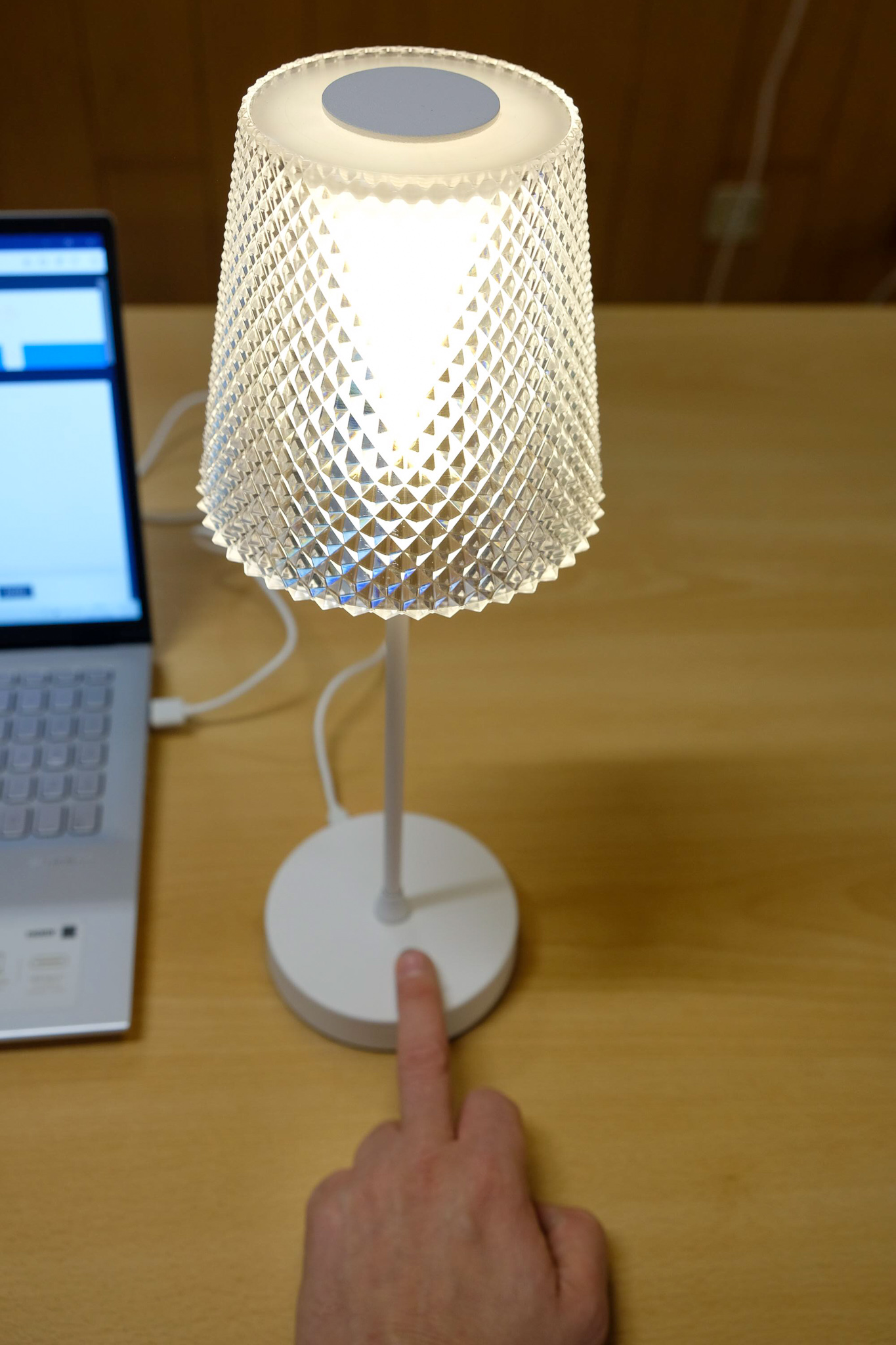 ANGINA jumbo BIANCO - lampada portatile - ricarica usb