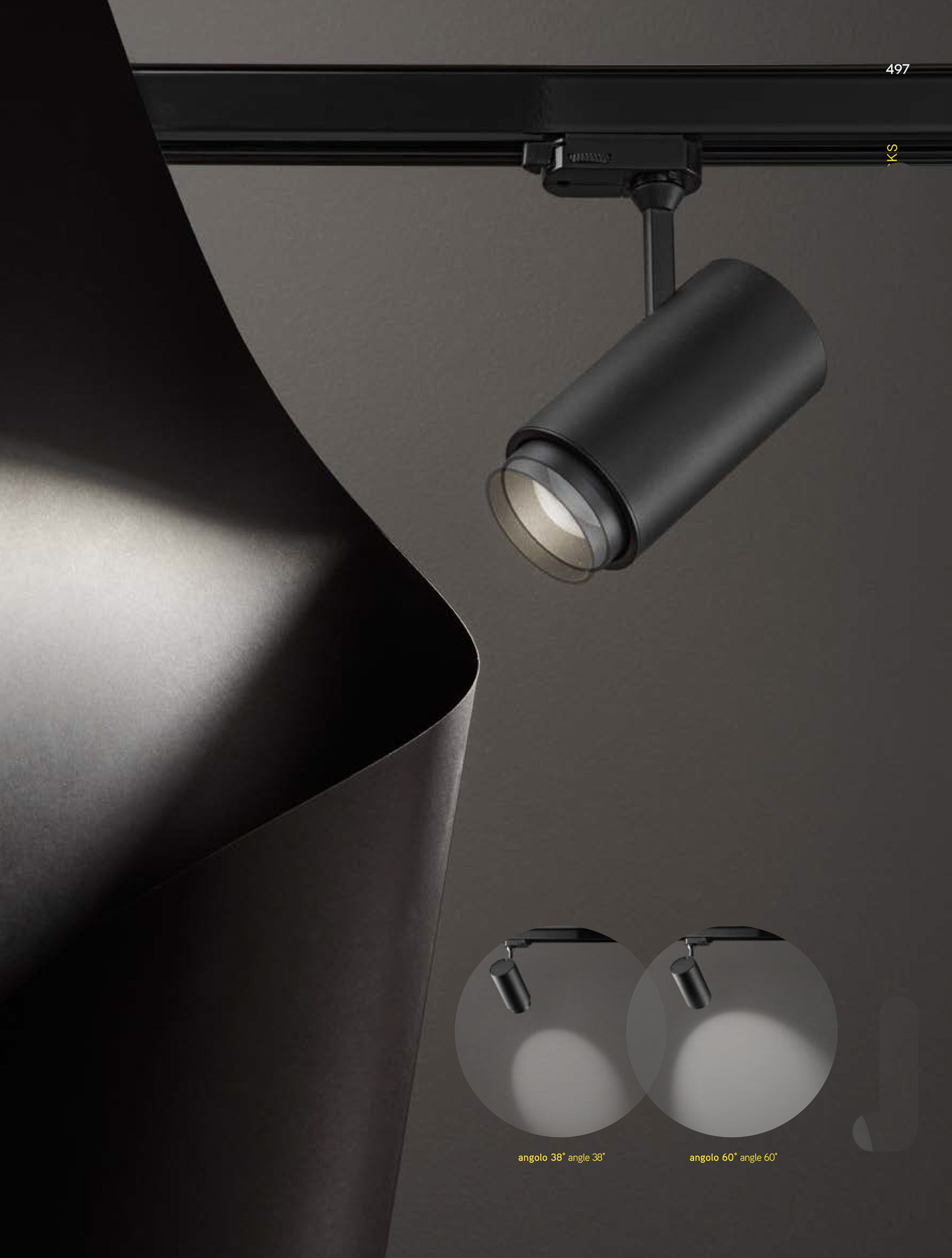 Faretto orientabile in alluminio adatto ad installazioni trifase Faretto orientabile in alluminio adatto ad installazioni trifase