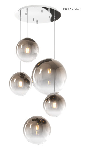 Collezione di lampade a sospensione composta da una o più sfere in vetro pirex soffiato regolabili in altezza e disponibili in diverse finiture e dimensioni.