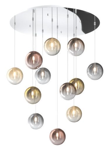 Collezione di lampade a sospensione composta da una o più sfere in vetro pirex soffiato regolabili in altezza e disponibili in diverse finiture.