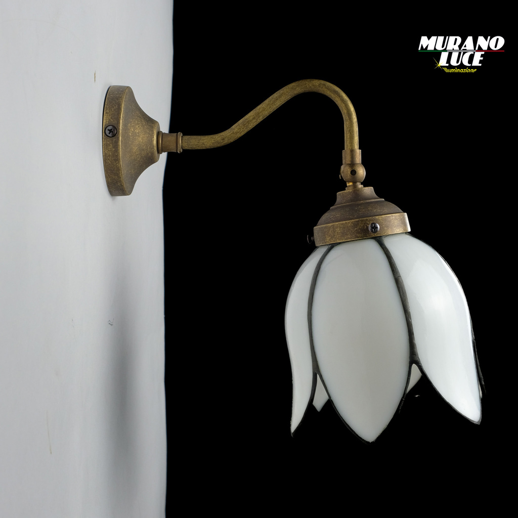 PETALS - APPLIQUE IN OTTONE CON VETRO TIFFANY BIANCO