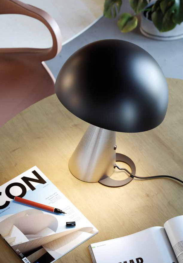 i. Imperfetto è un elemento di arredo, per sua natura protagonista. Il contrasto dei colori ne esalta le finiture.