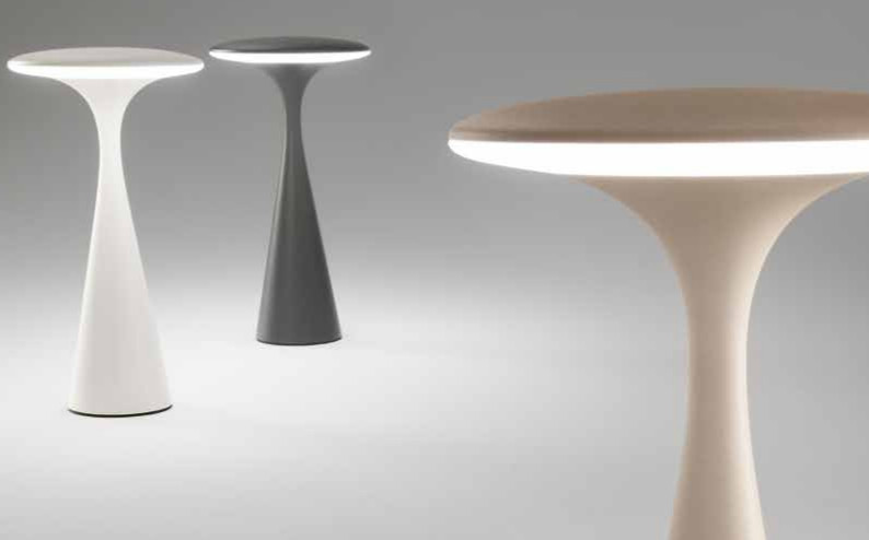 Lampada da tavolo ricaricabile a batterie in alluminio pressofuso verniciato a polvere per uso interno/ esterno