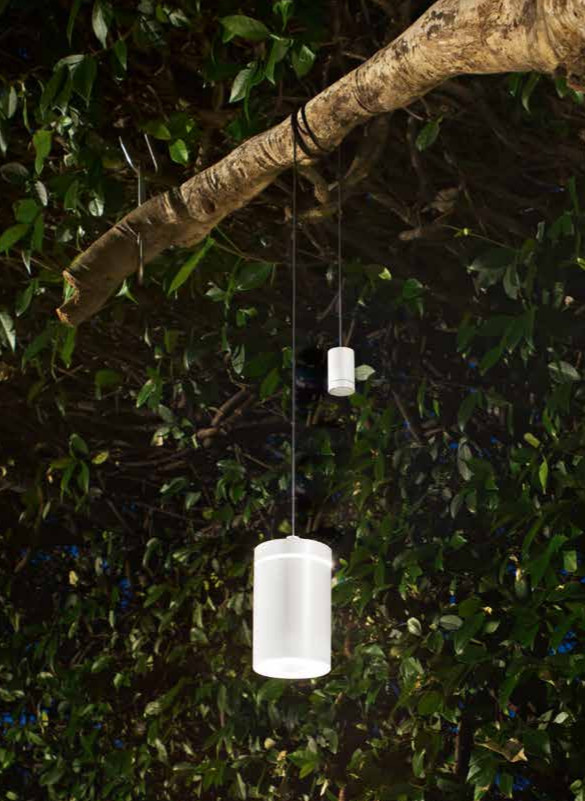 Lampada da tavolo a LED costruito in alluminio pressofuso verniciato a polvere con pre-trattamento per uso esterno/interno. Interruttore a rotazione a magneti