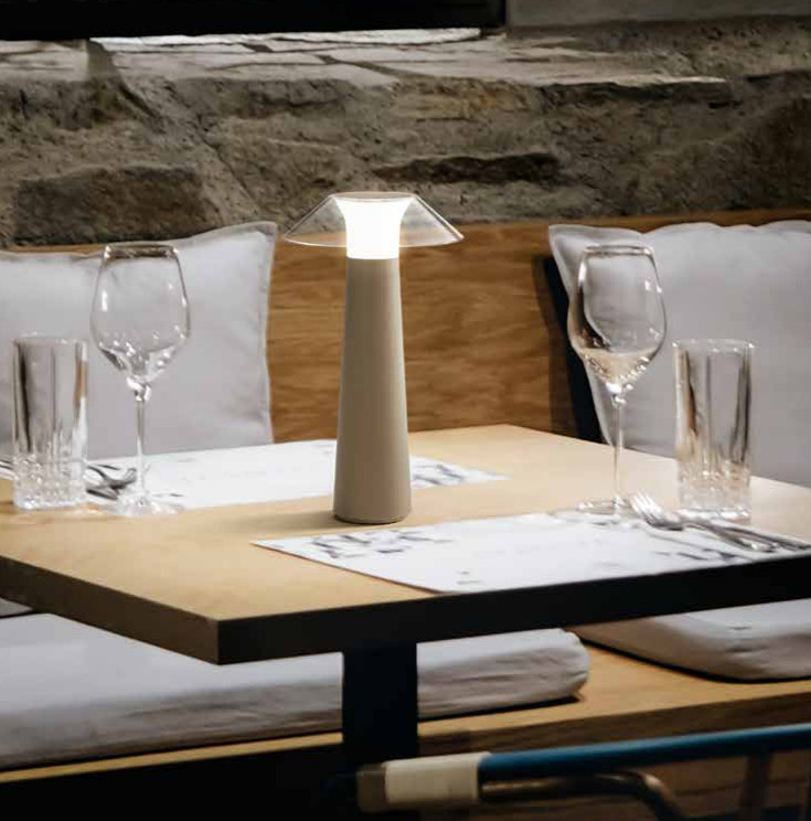 Lampada da tavolo ricaricabile a batterie in metallo e Abs verniciato per uso interno/esterno