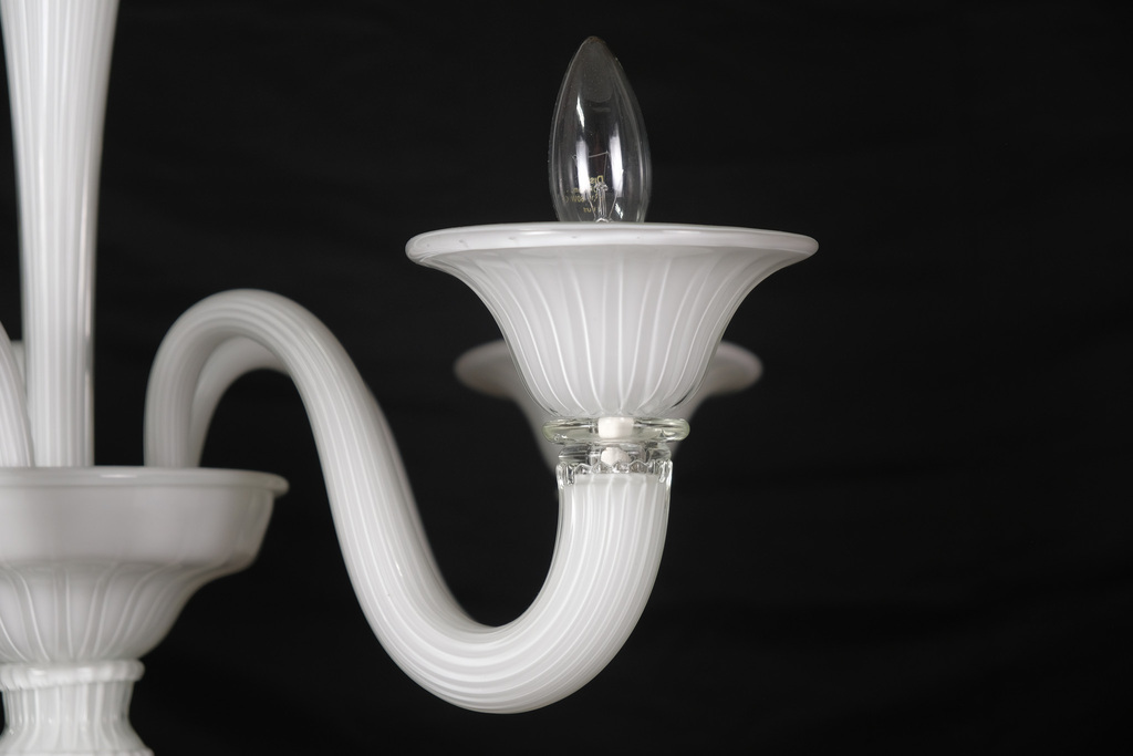 LAMPADARIO WHITE - DETTAGLIO LAVORAZIONE RIGATA - COLORE BIANCO LUCIDO